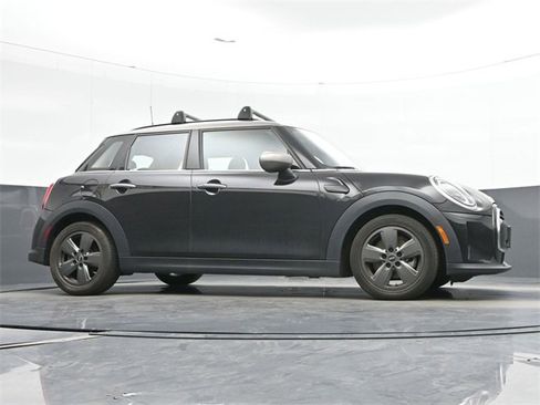 Used 2022 MINI Cooper 4-Door Hardtop image 11
