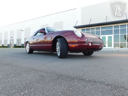 Used 2004 Ford Thunderbird image 12