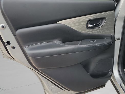 Used 2016 Nissan Murano SV image 13