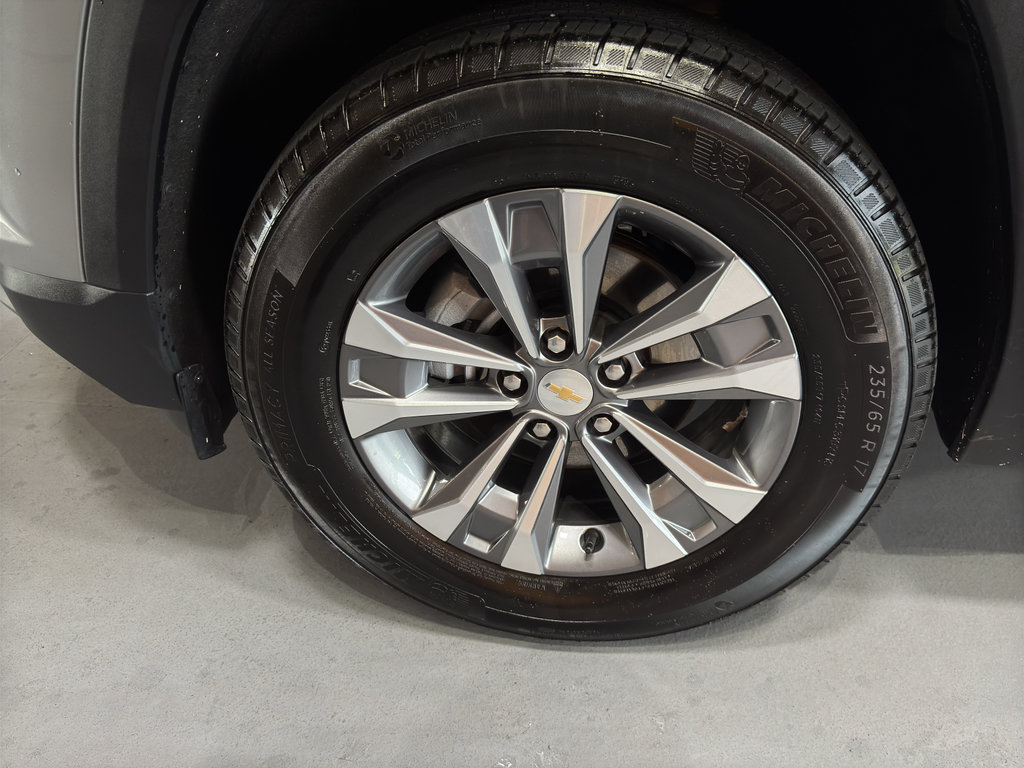 Used 2026 Chevrolet Equinox LT AWD/4WD image 8
