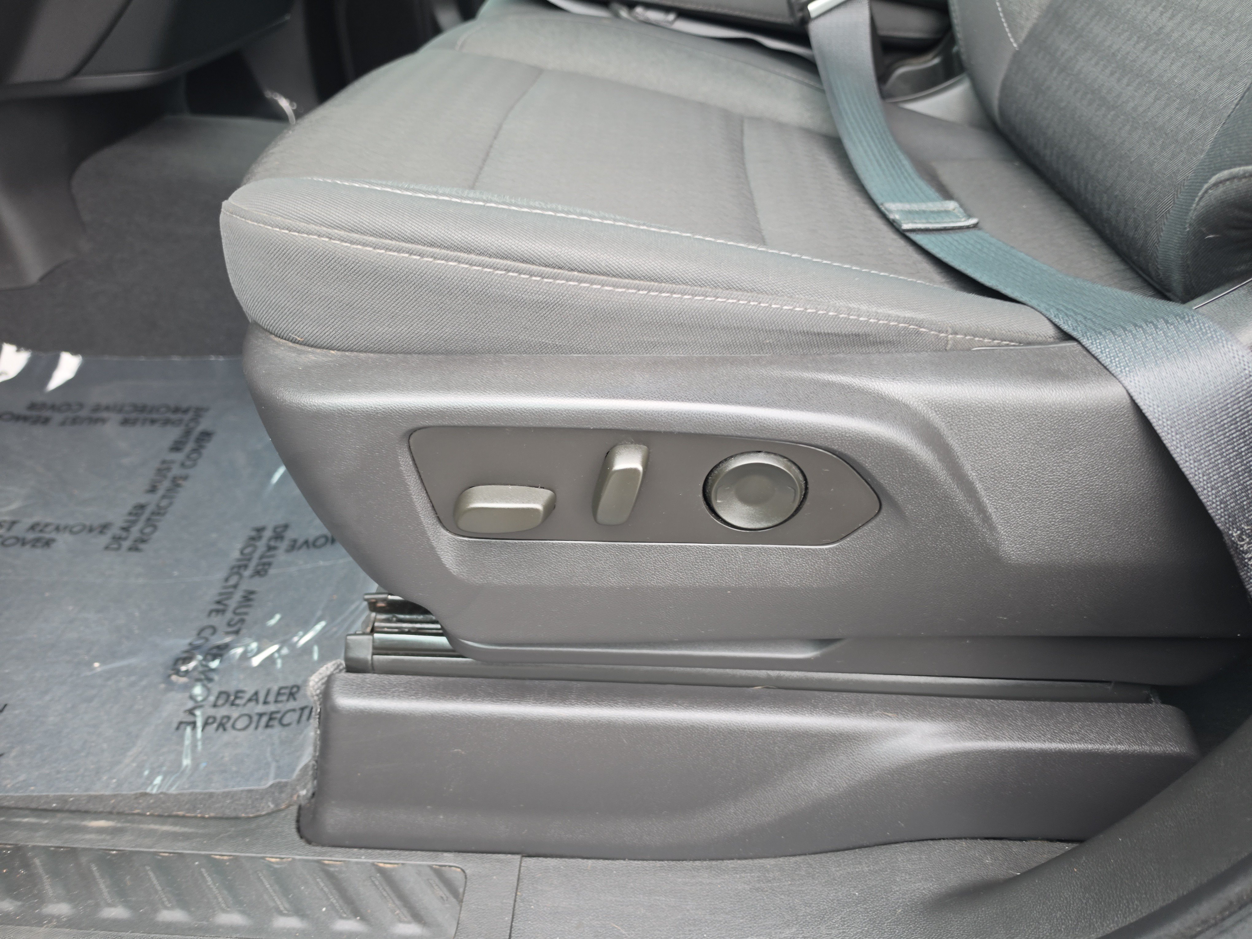 Used 2023 Chevrolet Silverado 1500 Custom Trail Boss w/ LPO, Dark Essentials Package AWD/4WD image 16