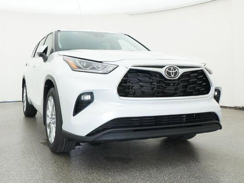 New 2026 Toyota Highlander Limited AWD/4WD image 30