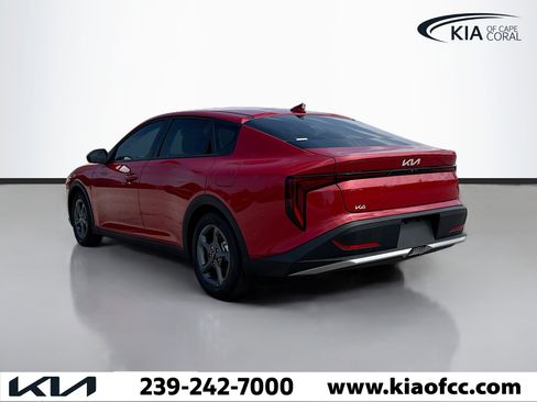 New 2025 Kia K4 LXS image 3