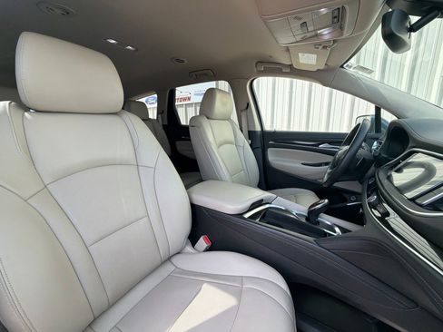 Used 2020 Buick Enclave Essence AWD/4WD image 8