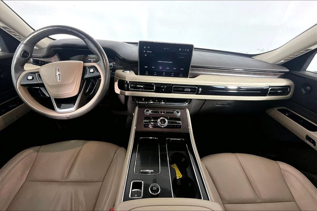 Used 2023 Lincoln Aviator Reserve w/ Equipment Group 201A AWD/4WD image 15