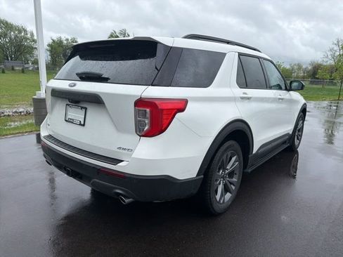 Used 2023 Ford Explorer XLT w/ Equipment Group 202A AWD/4WD image 7