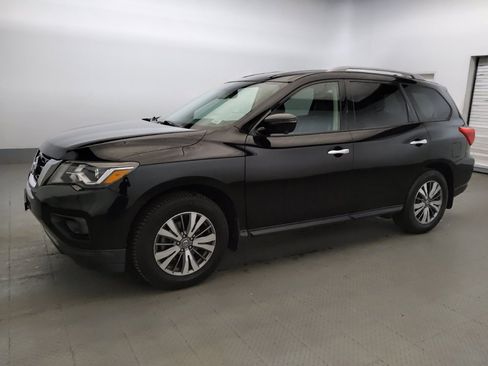 Used 2019 Nissan Pathfinder SL AWD/4WD image 2