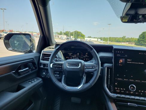 New 2026 GMC Yukon XL Denali w/ Denali Reserve Package AWD/4WD image 12