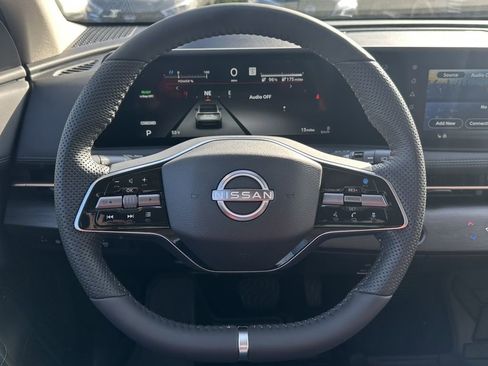 Used 2025 Nissan Ariya AWD image 15