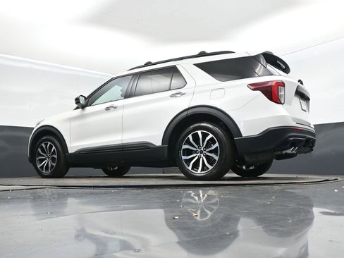 Used 2020 Ford Explorer ST w/ Premium Technology Package image 45