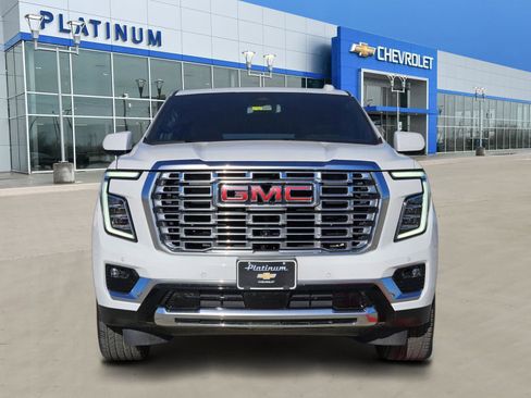 Used 2025 GMC Yukon XL Denali image 5