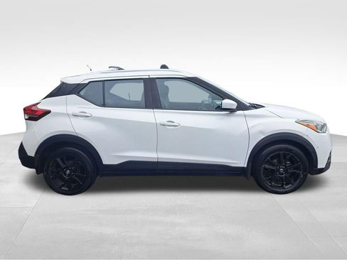 Used 2019 Nissan Kicks SV w/ Exterior Package FWD image 7