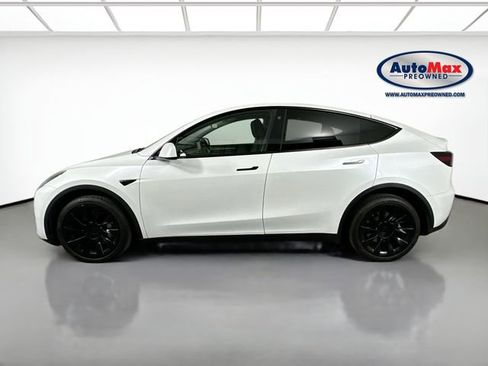 Used 2023 Tesla Model Y Long Range image 9