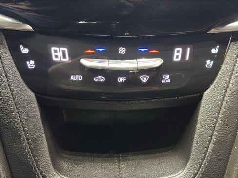 Used 2024 Cadillac XT6 Sport w/ Technology Package image 36