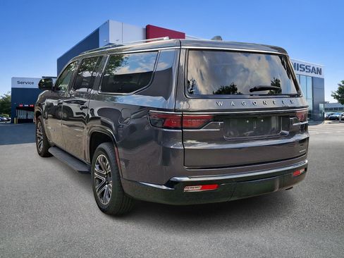 Used 2024 Jeep Wagoneer L Series II w/ Flexible Seating Group AWD/4WD image 4