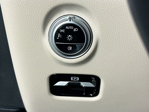 Certified 2023 Mercedes-Benz C 300 Sedan image 10
