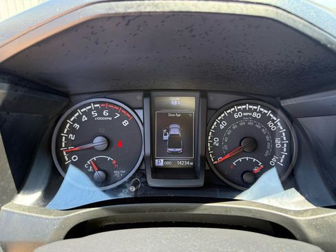 Used 2021 Toyota Tacoma SR RWD image 14