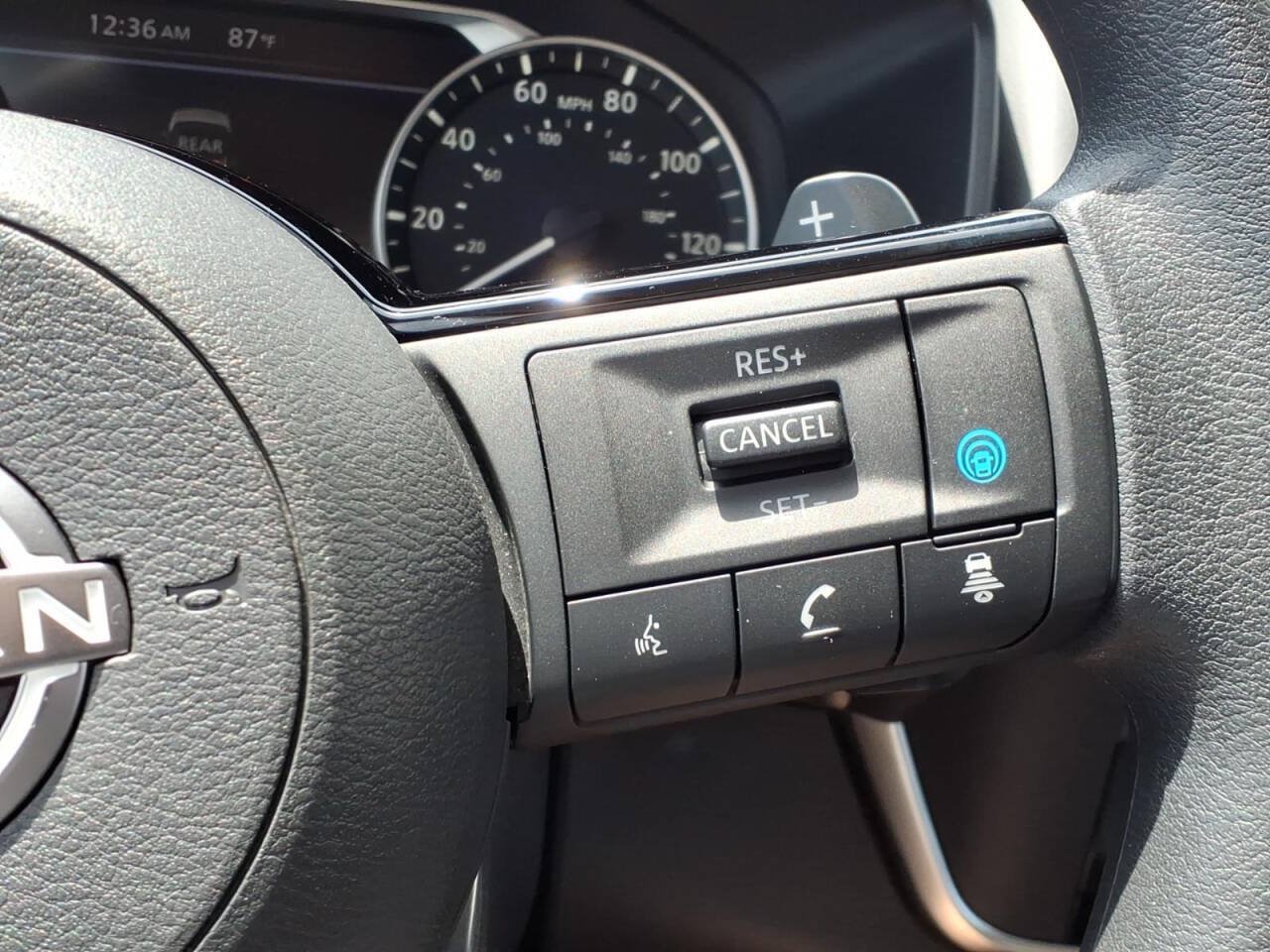 Used 2023 Nissan Rogue SV AWD/4WD image 18