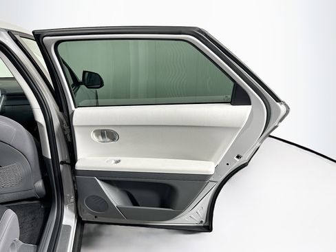 Used 2024 Hyundai Ioniq 5 SE image 28