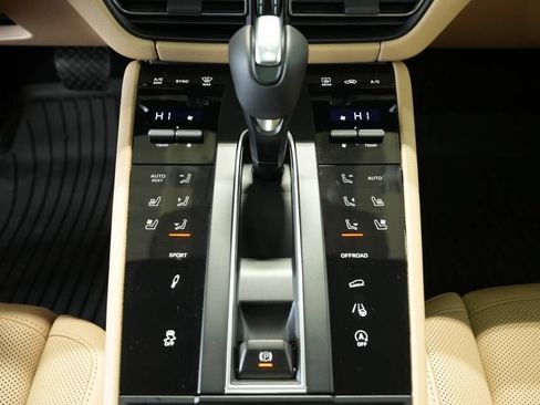 New 2026 Porsche Macan S image 23