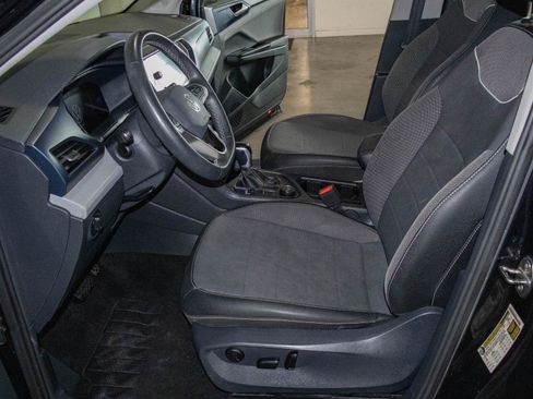 Used 2024 Volkswagen Taos SE AWD/4WD image 7