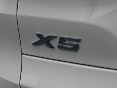 Used 2025 BMW X5 xDrive50e AWD/4WD image 13