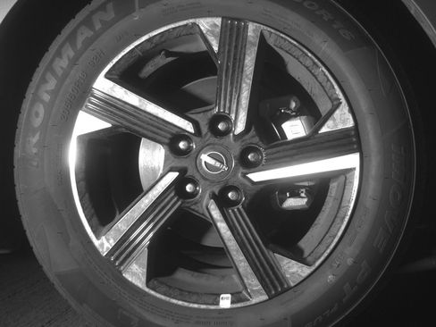 Used 2025 Nissan Sentra SV FWD image 13