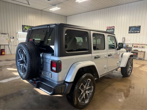Used 2024 Jeep Wrangler Sport S w/ Convenience Group image 5