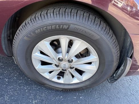 Used 2016 Kia Sedona LX w/ Option Group 020 image 9