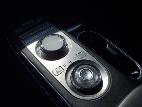 Used 2022 Genesis GV70 2.5T w/ Advanced Package image 31