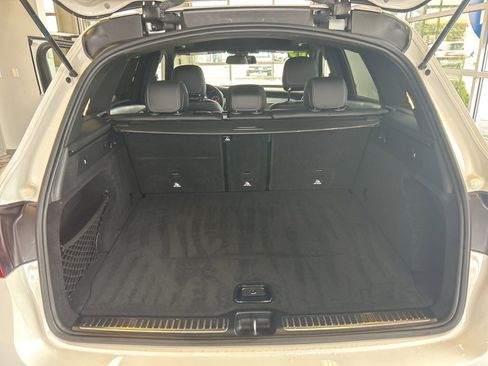 Used 2019 Mercedes-Benz GLC 300 4MATIC image 11