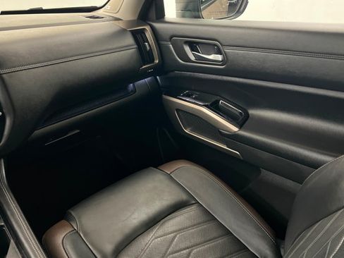 Certified 2023 Nissan Pathfinder Platinum FWD image 10