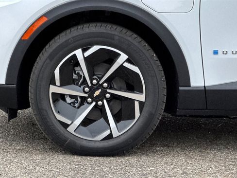 New 2026 Chevrolet Equinox EV LT image 25