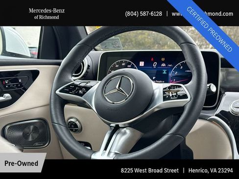 Used 2025 Mercedes-Benz GLC 300 4MATIC image 18