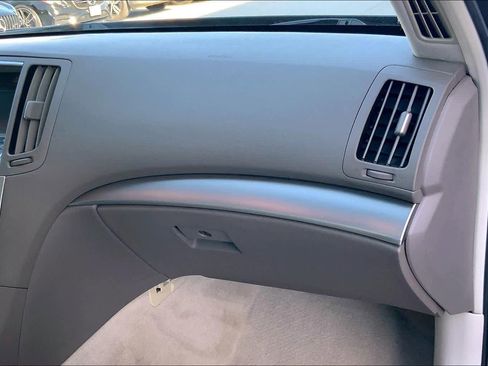 Used 2012 INFINITI G37 Journey w/ Premium Pkg image 16