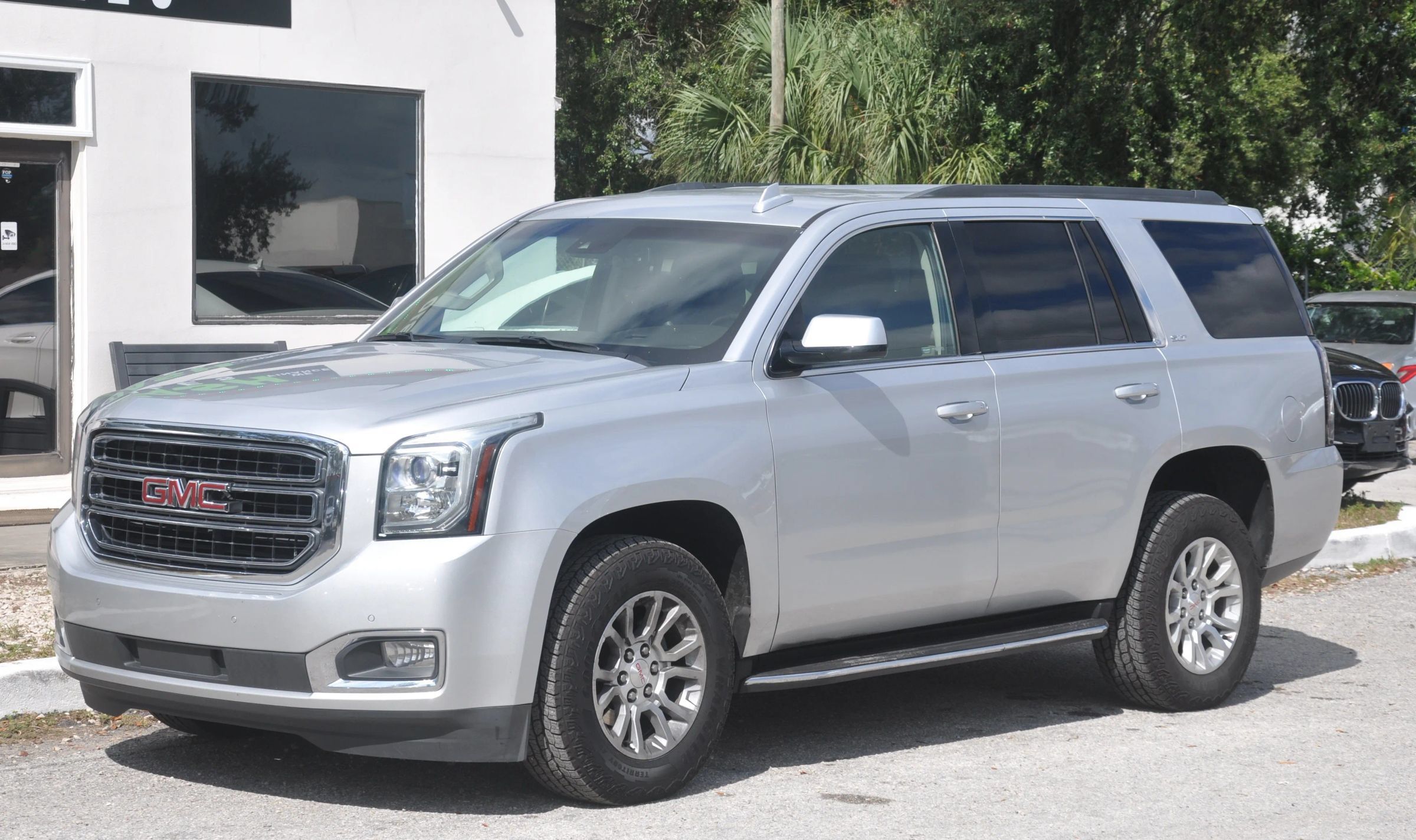 Used 2017 GMC Yukon SLT RWD image 9