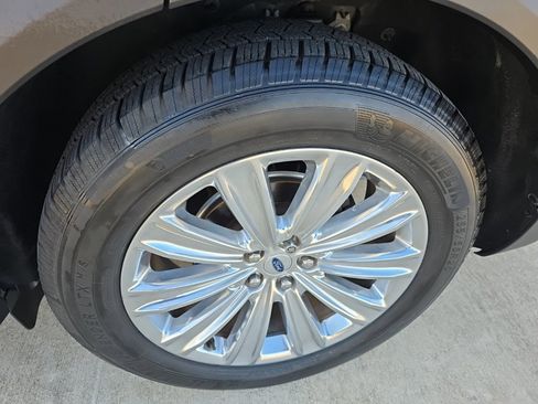 Used 2020 Ford Explorer Limited image 10