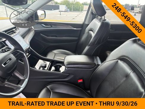 Used 2023 Jeep Grand Cherokee L Limited AWD/4WD image 17