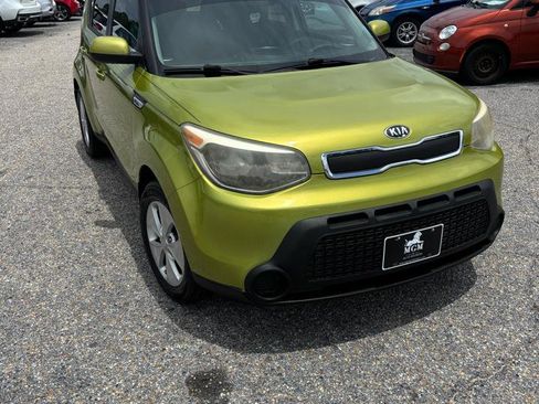 Used 2015 Kia Soul FWD image 2
