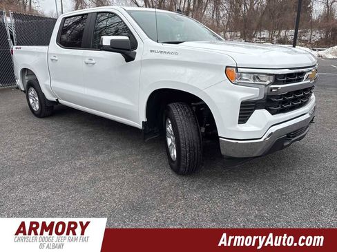 Used 2025 Chevrolet Silverado 1500 LT image 3