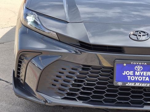 Used 2026 Toyota Camry SE w/ Convenience Package FWD image 5