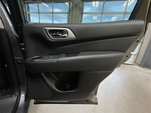 Used 2020 Nissan Pathfinder SV FWD image 24