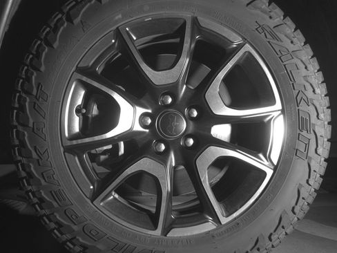 Used 2025 Jeep Compass Trailhawk image 12