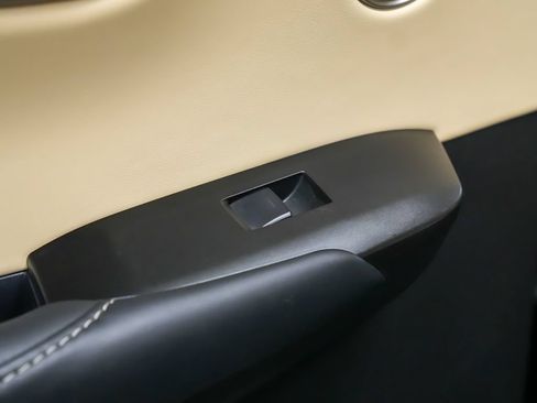 Used 2015 Lexus NX 300h AWD w/ Luxury Package image 15