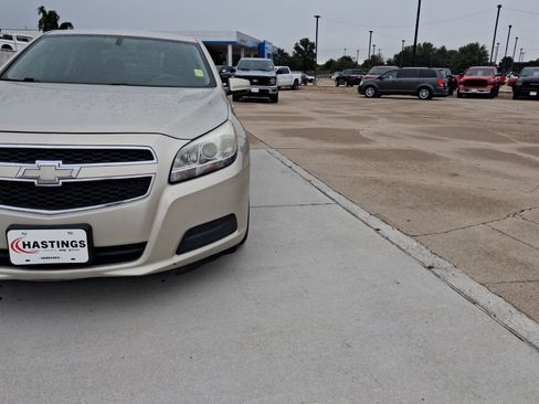 Used 2013 Chevrolet Malibu LT w/ Power Convenience Package FWD image 9