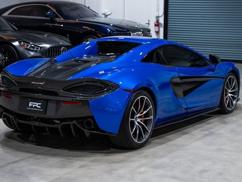 Used 2018 McLaren 570S Spider image 13