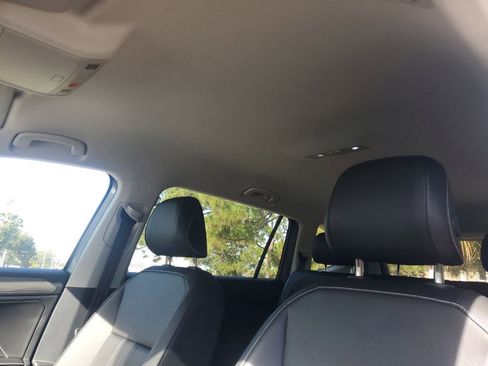 Used 2024 Volkswagen Tiguan SE image 29