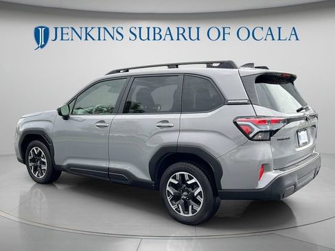 Used 2025 Subaru Forester Premium w/ Convenience Package #1 AWD/4WD image 5