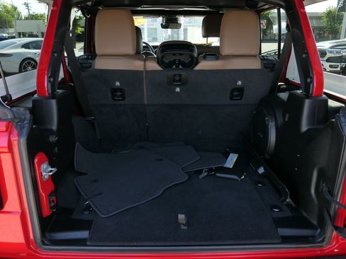 Used 2021 Jeep Wrangler Unlimited Rubicon AWD/4WD image 22