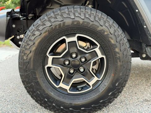 Used 2023 Jeep Gladiator Mojave w/ Cold Weather Group AWD/4WD image 9